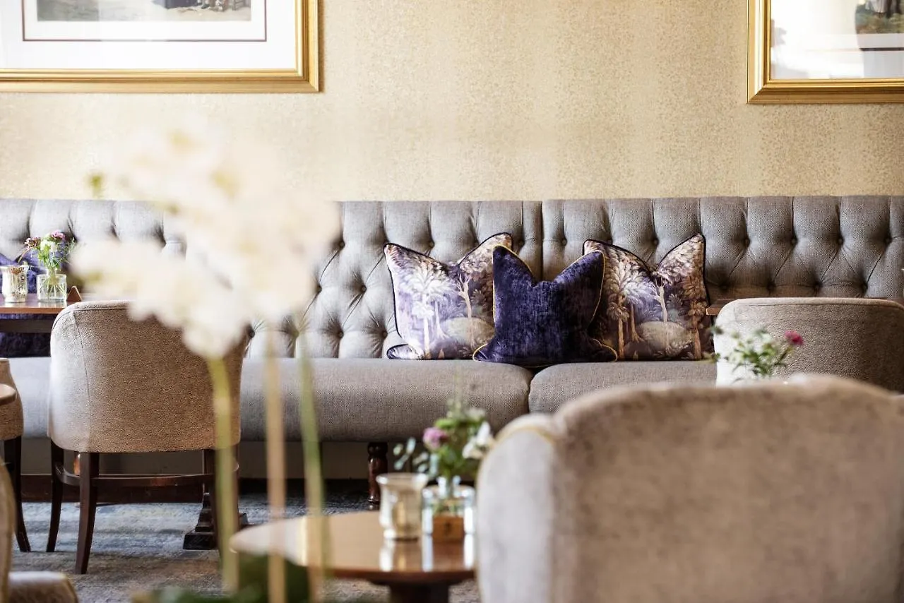 Roundthorn & Luxury فندق بنريث