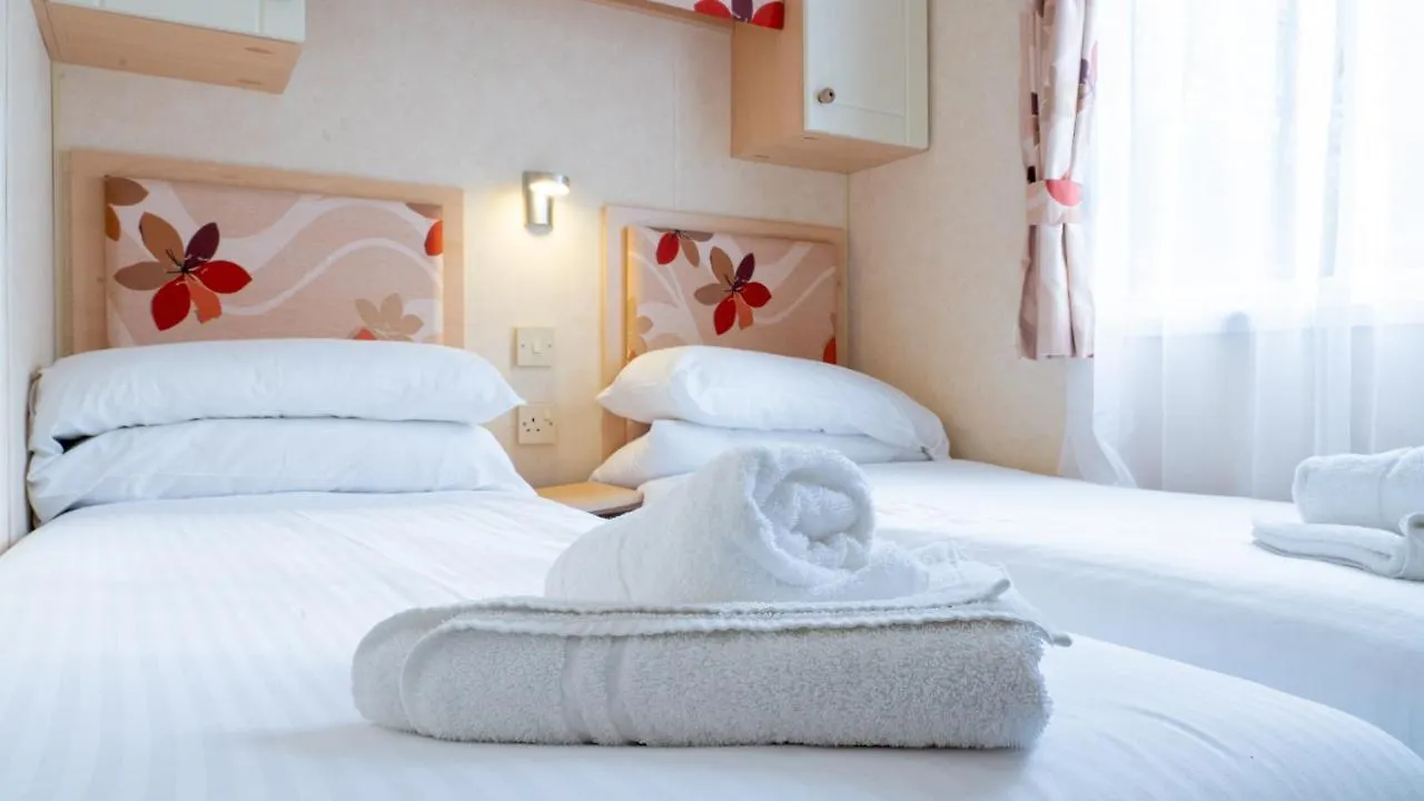 نيوبي بريدج كانتري كارفان بارك 5*