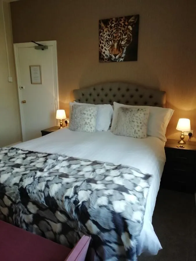 Vallum House 3*