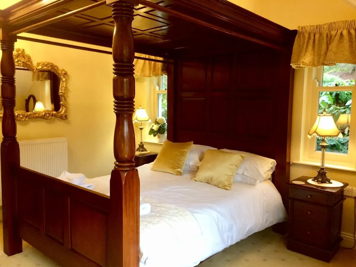 B&B Storrs Gate House