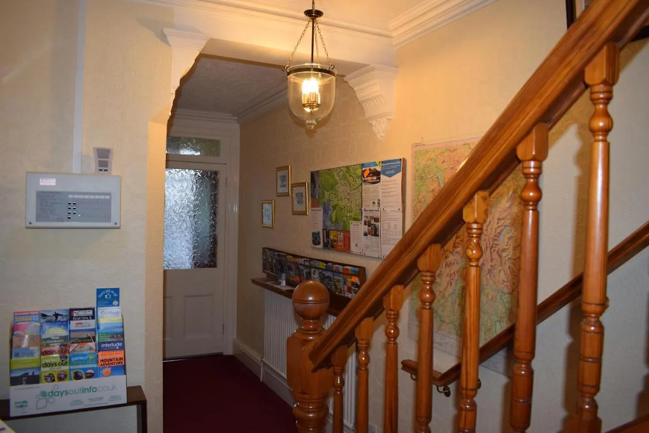 לינה וארוחת בוקר Cragside 4*