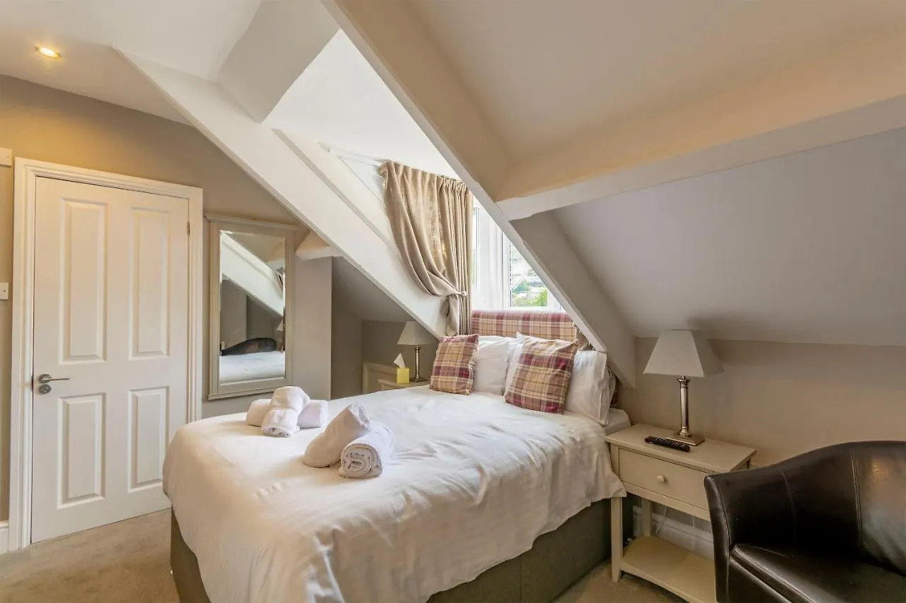 Lakeland House 4*
