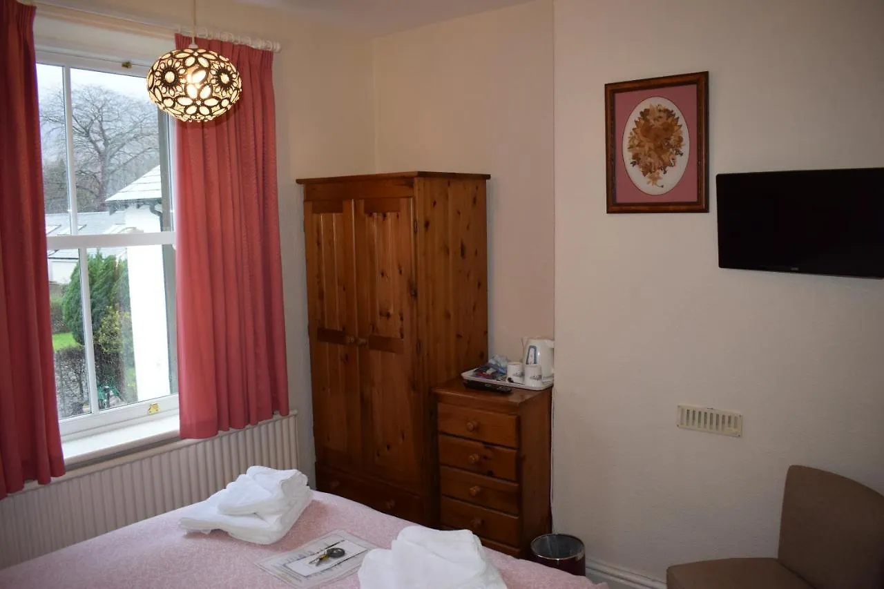 לינה וארוחת בוקר Cragside 4*