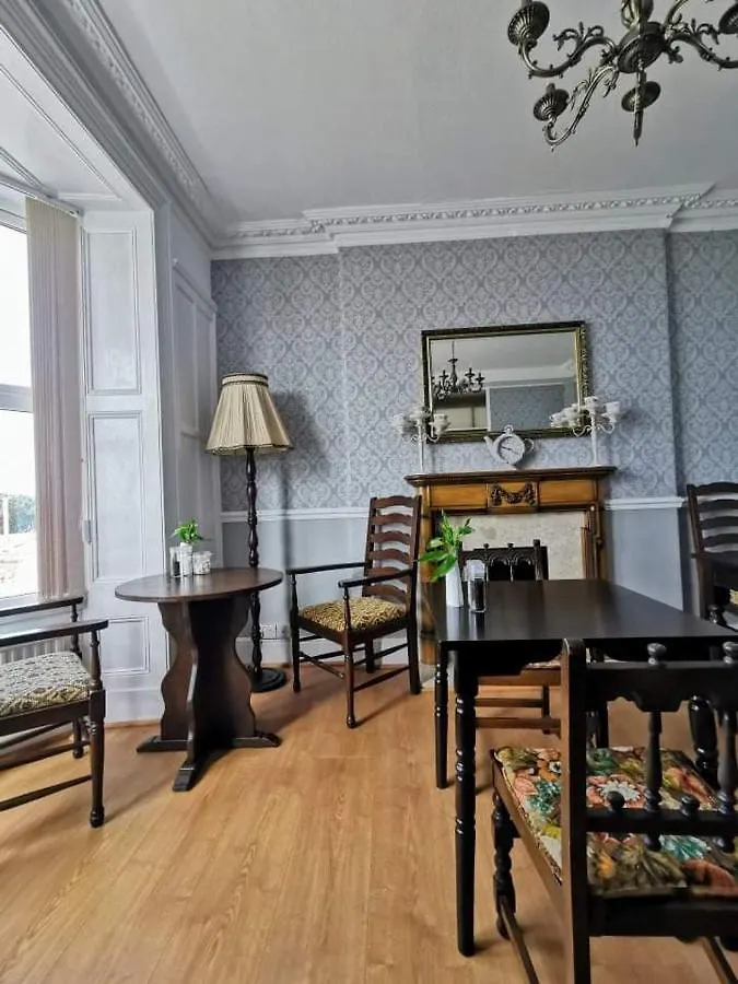 Westcliff 3*