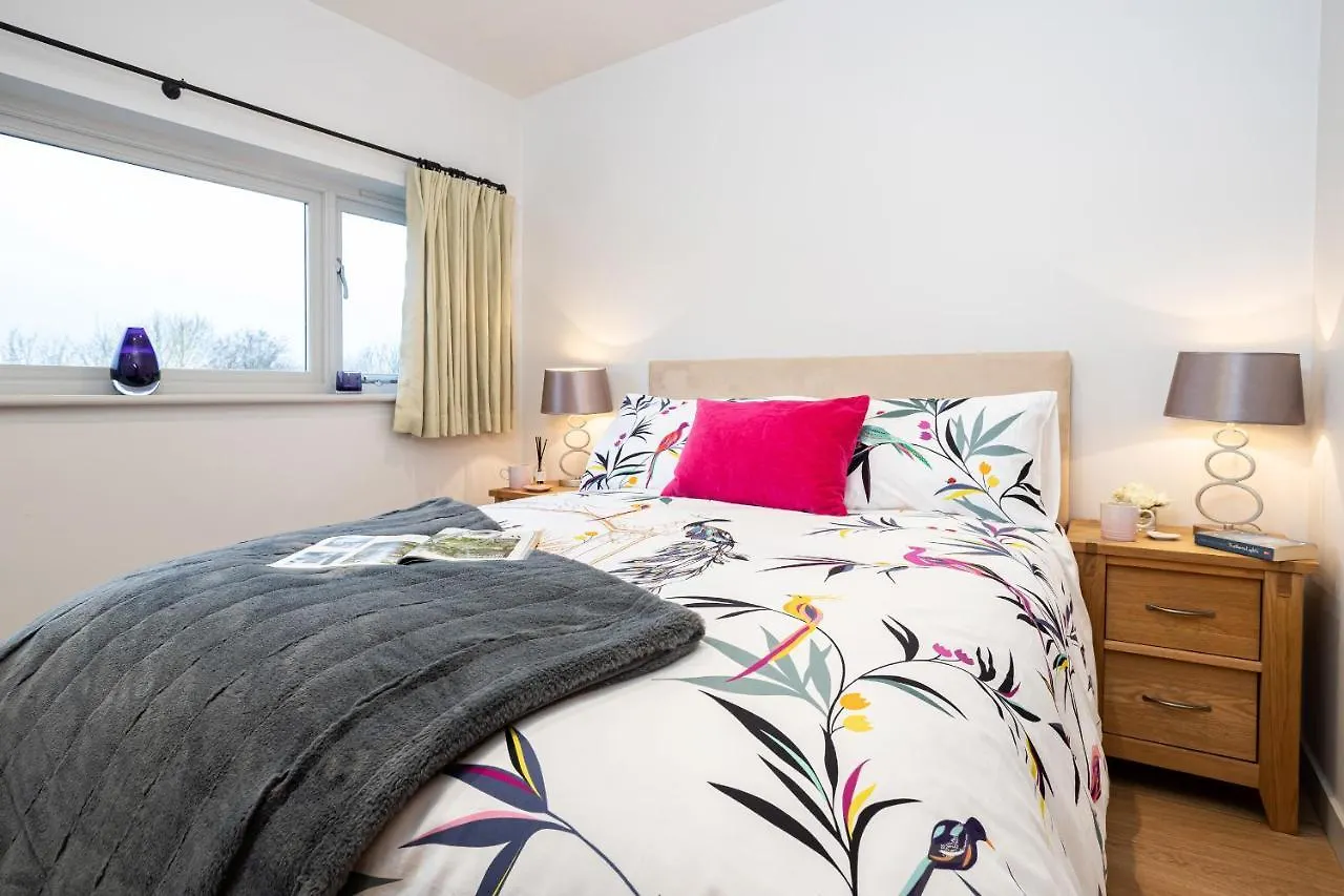 Clearwater - Luxury Lakeside House Borwick