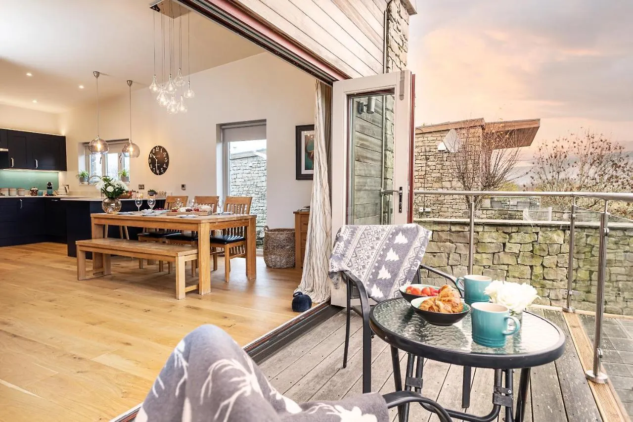 Clearwater - Luxury Lakeside House Holiday home