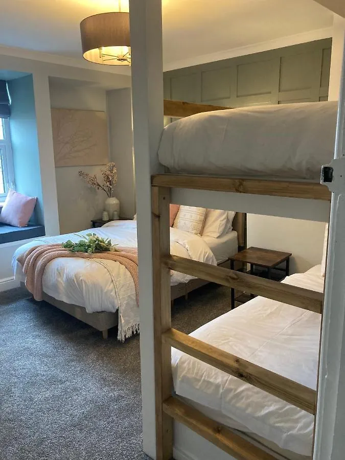 Abbey Court 2*