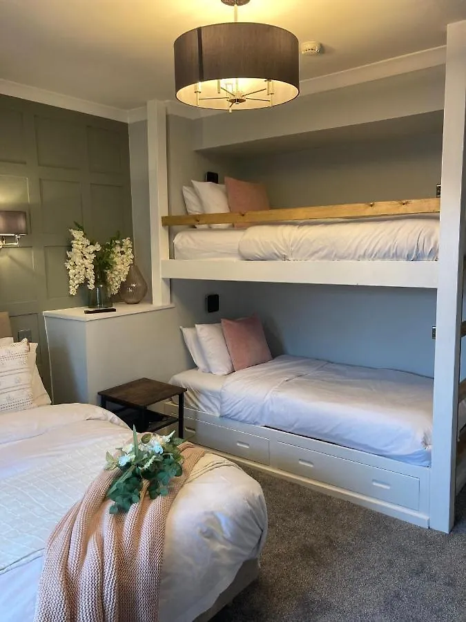 Guest house Abbey Court 2*