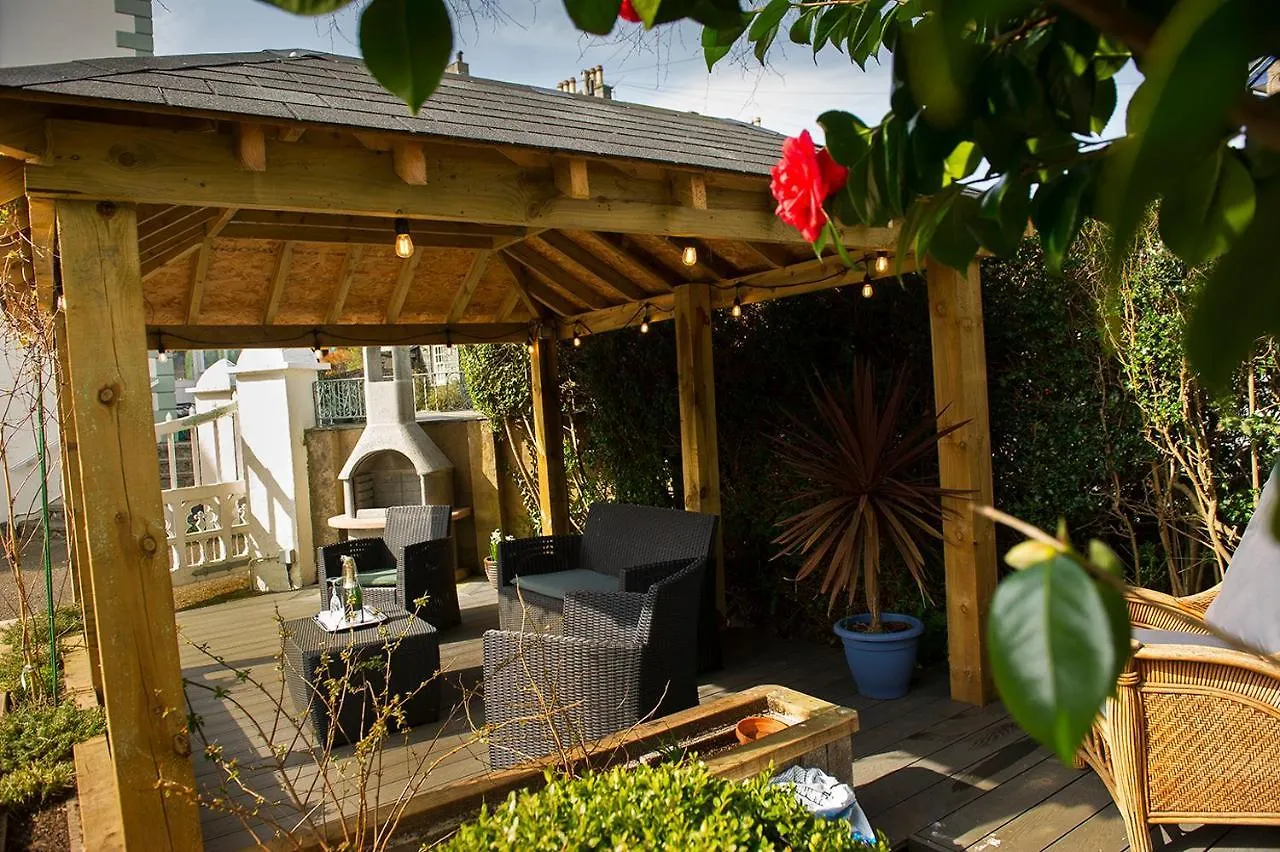 Acorn House Pensjonat 4*