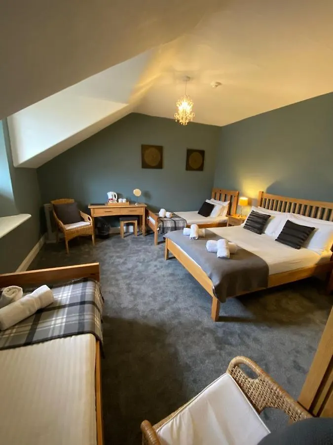 Ambleside Central 3*