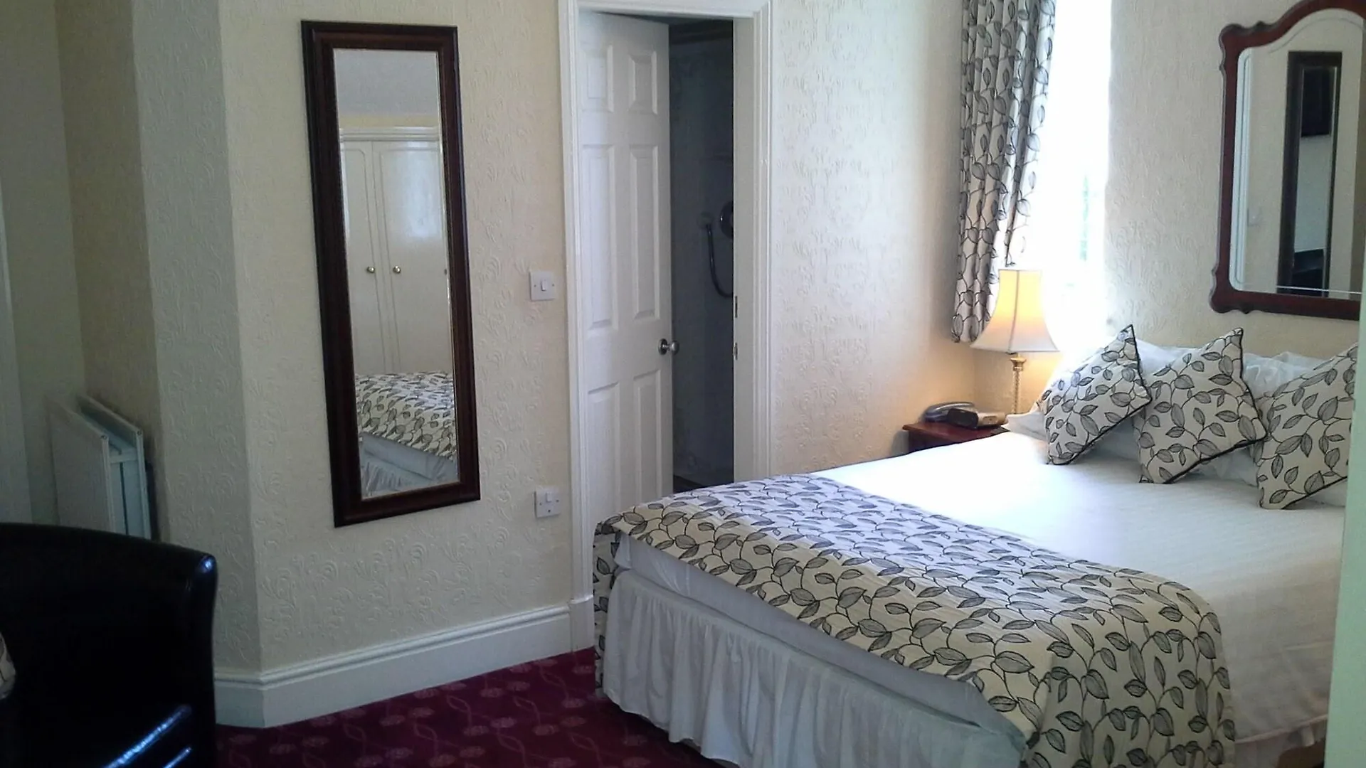 Hotel Burn Garden House 4*