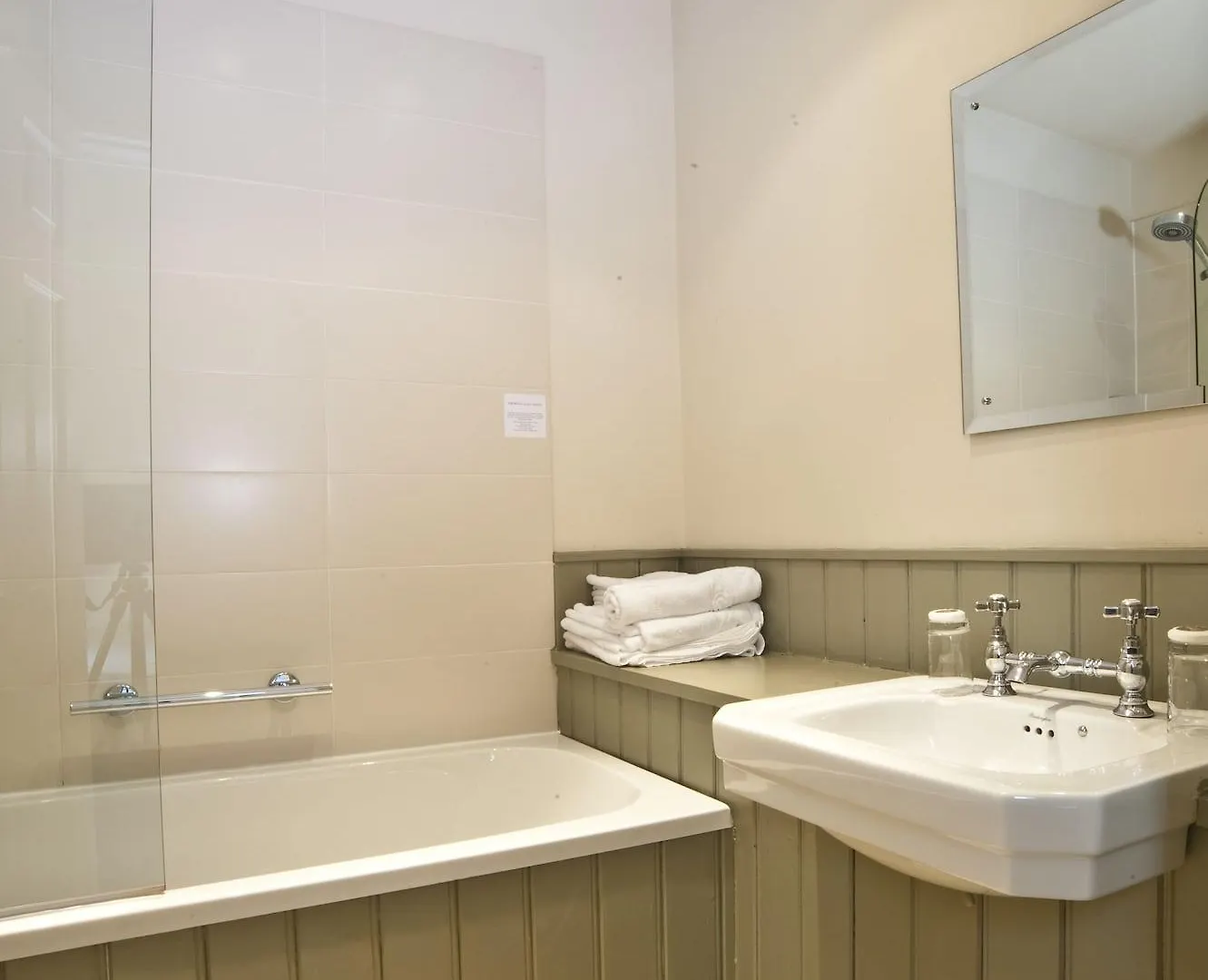 The Cuckoo Brow 4*