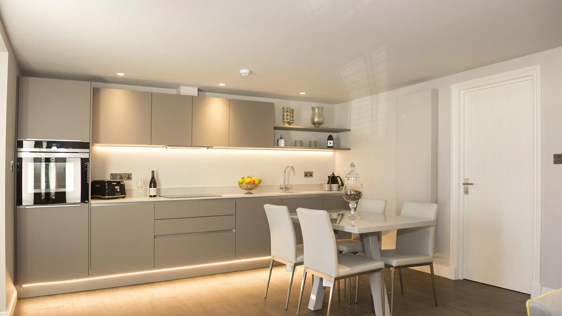 Roundthorn & Luxury فندق 5*