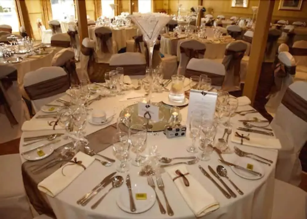 Roundthorn & Luxury فندق بنريث
