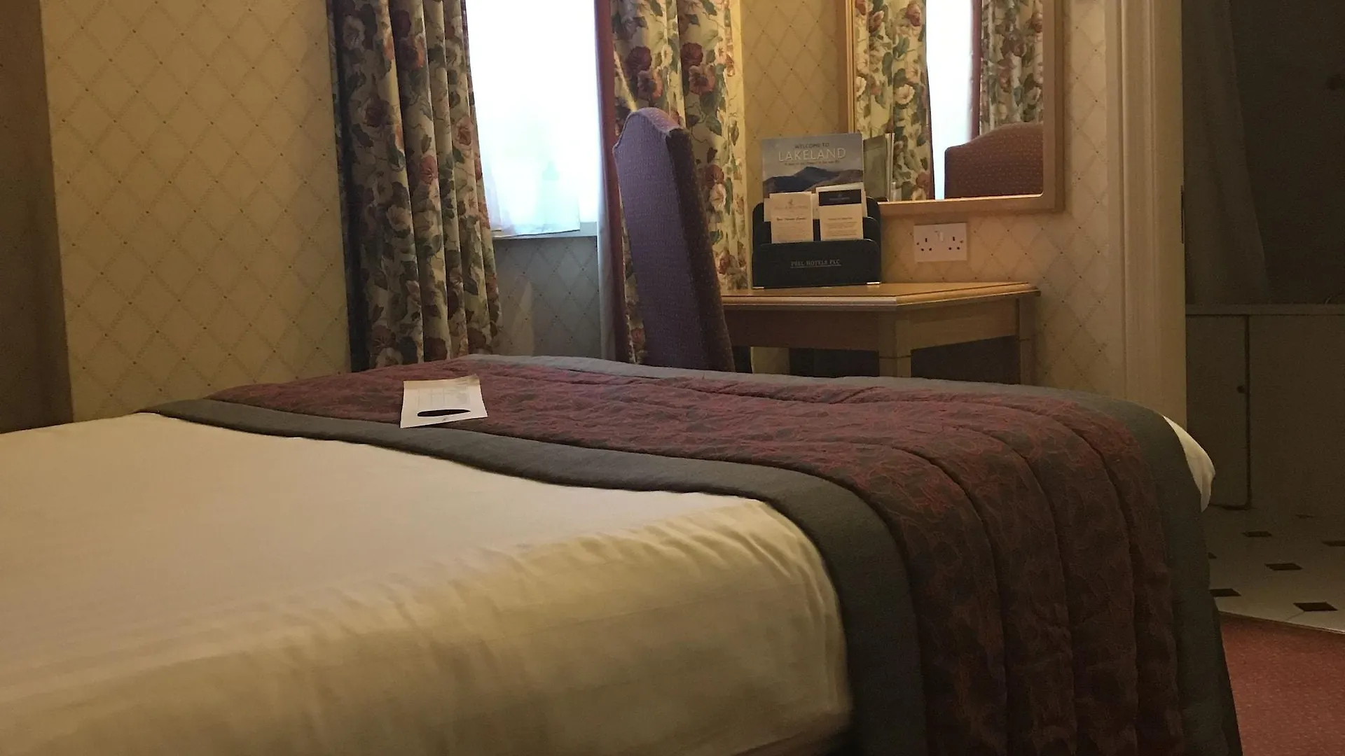 Hotel Crown & Mitre 3*