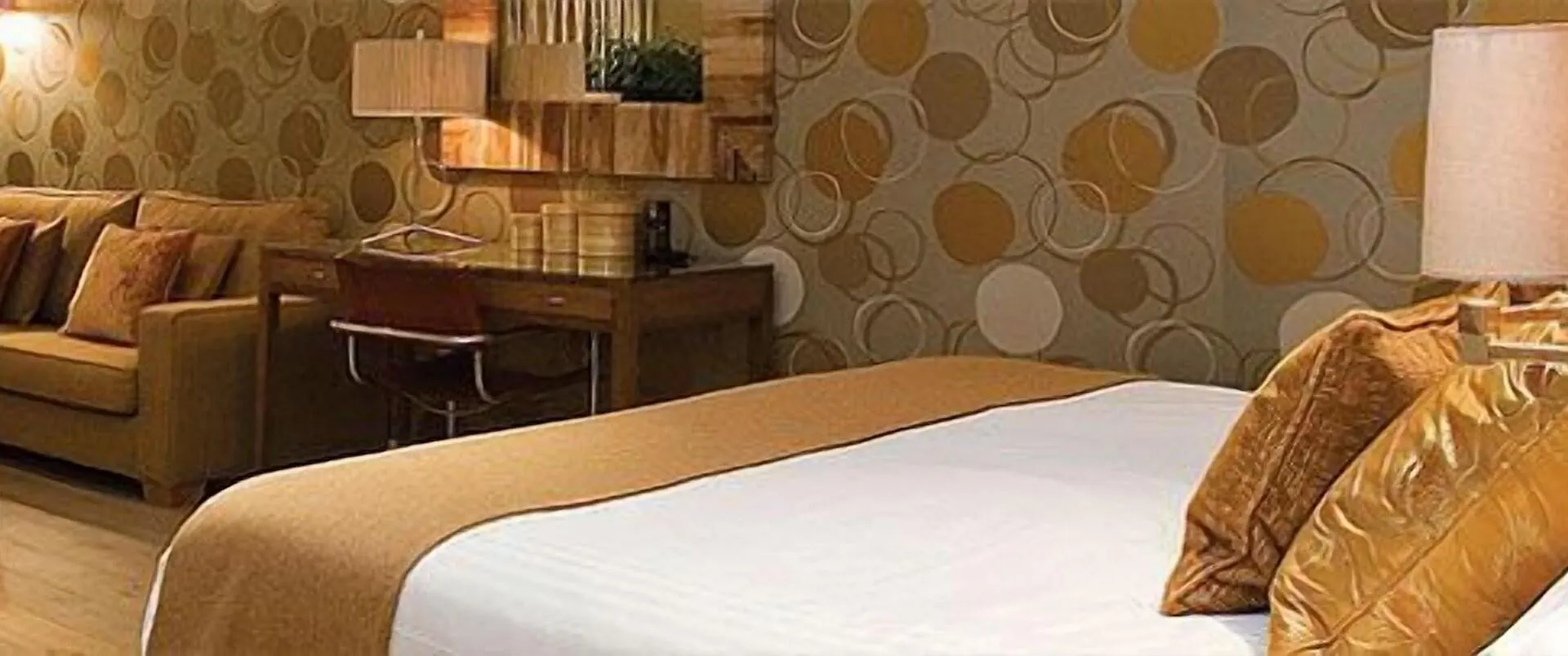 Hotel Gilpin & House