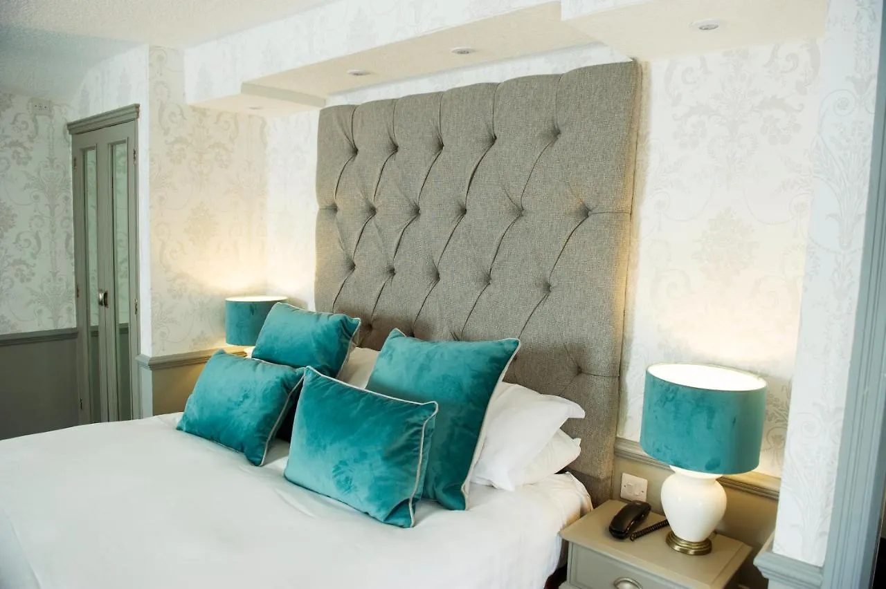 מלון Crown Wetheral 4*