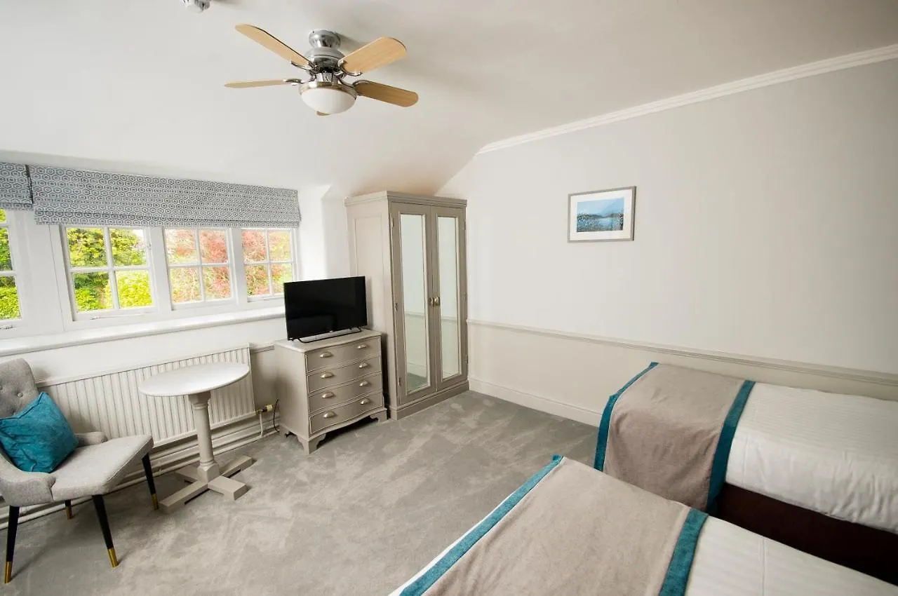 מלון Crown Wetheral 4*