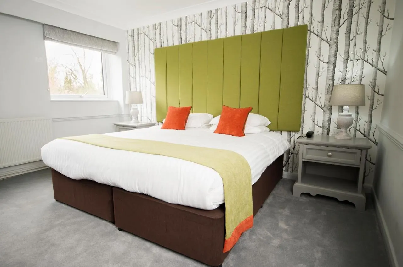 Crown Wetheral מלון 4*