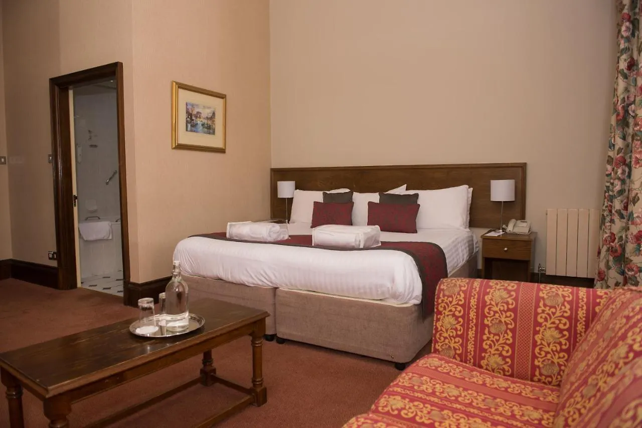 Crown & Mitre Hotel 3*