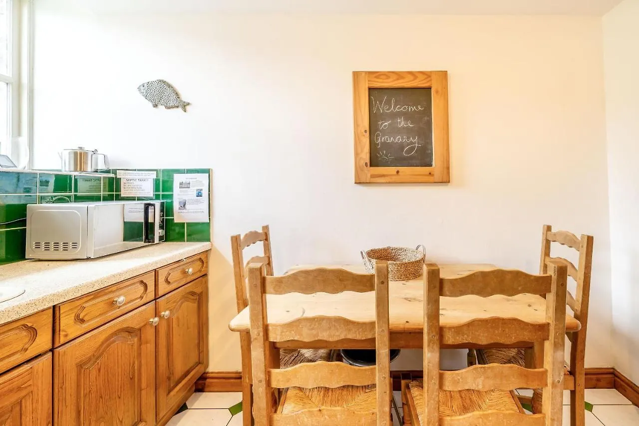 5 The Granary * Burneside