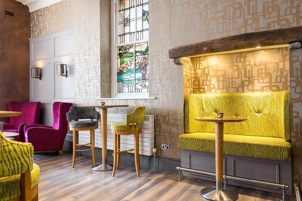 Hotel On The Square 4*