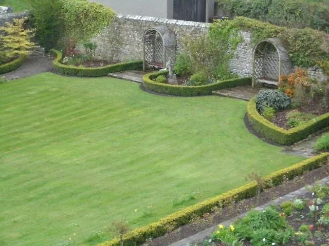 Hall Moresby
