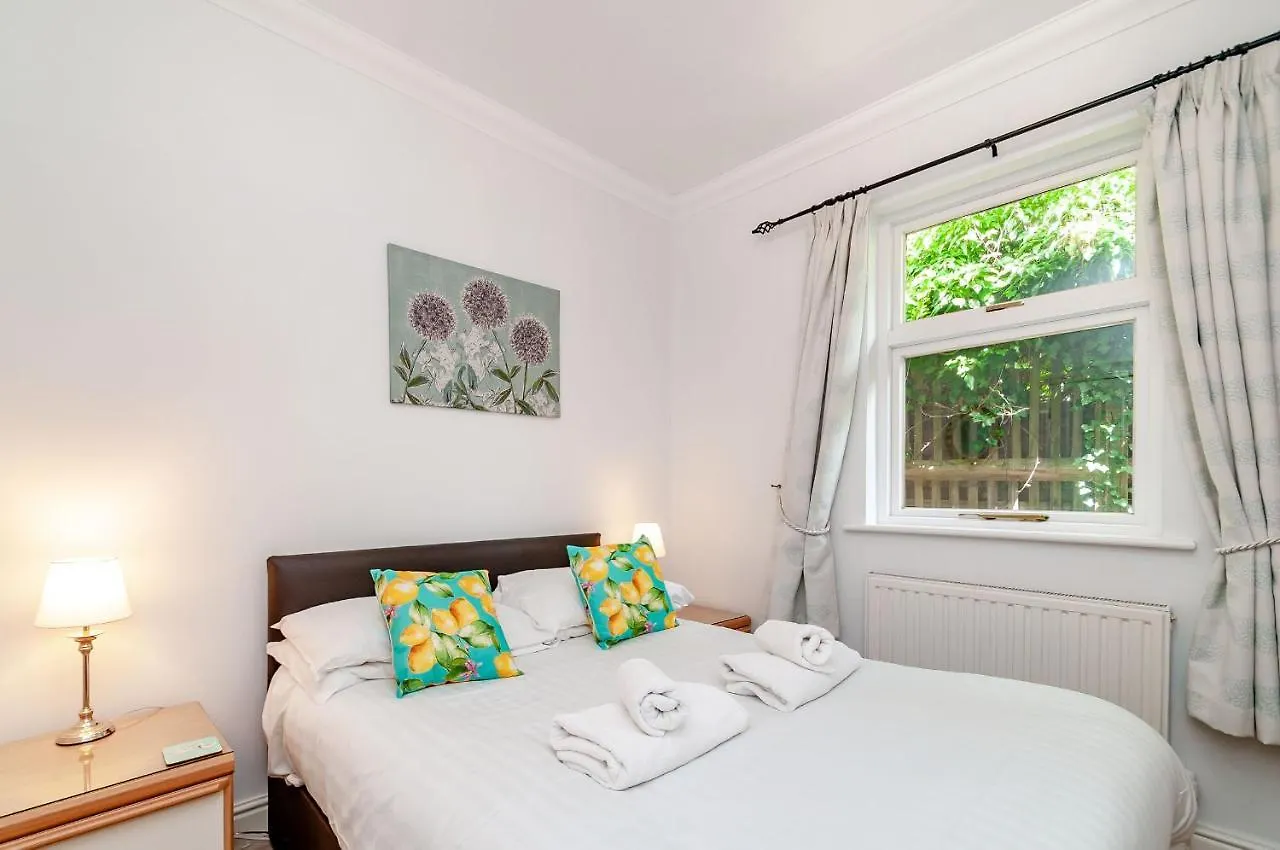 8 Kents Bank House Apartment