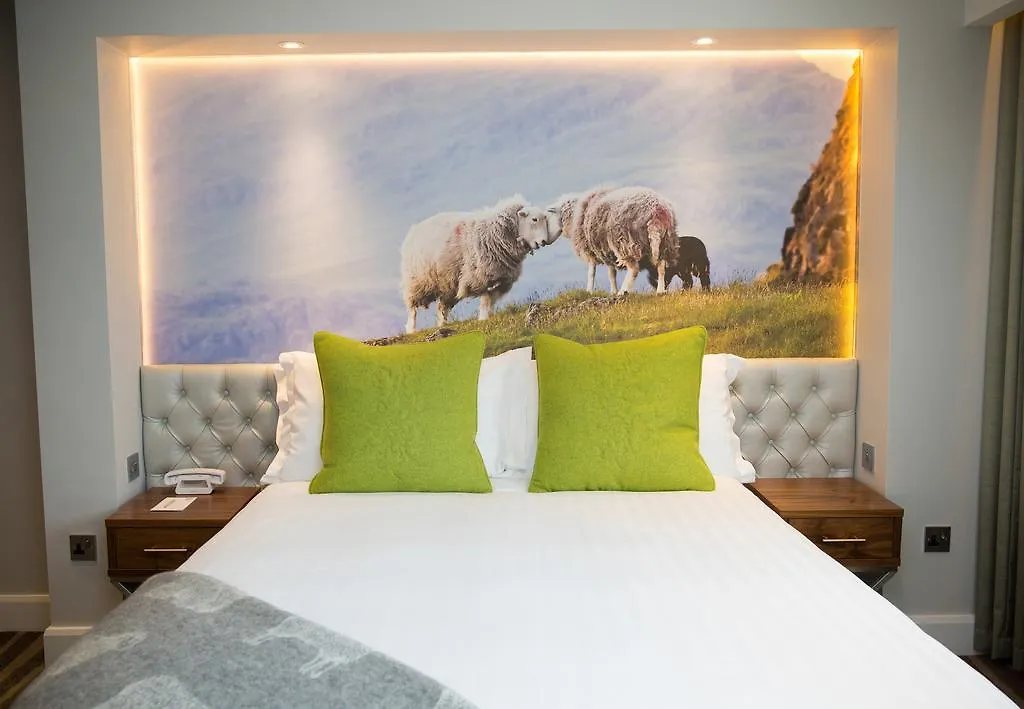 Hotel On The Square 4*