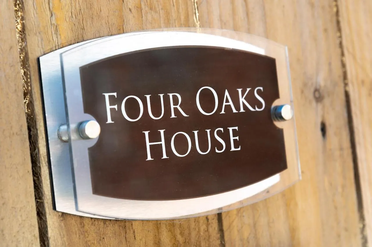 Four Oaks House Holiday home *
