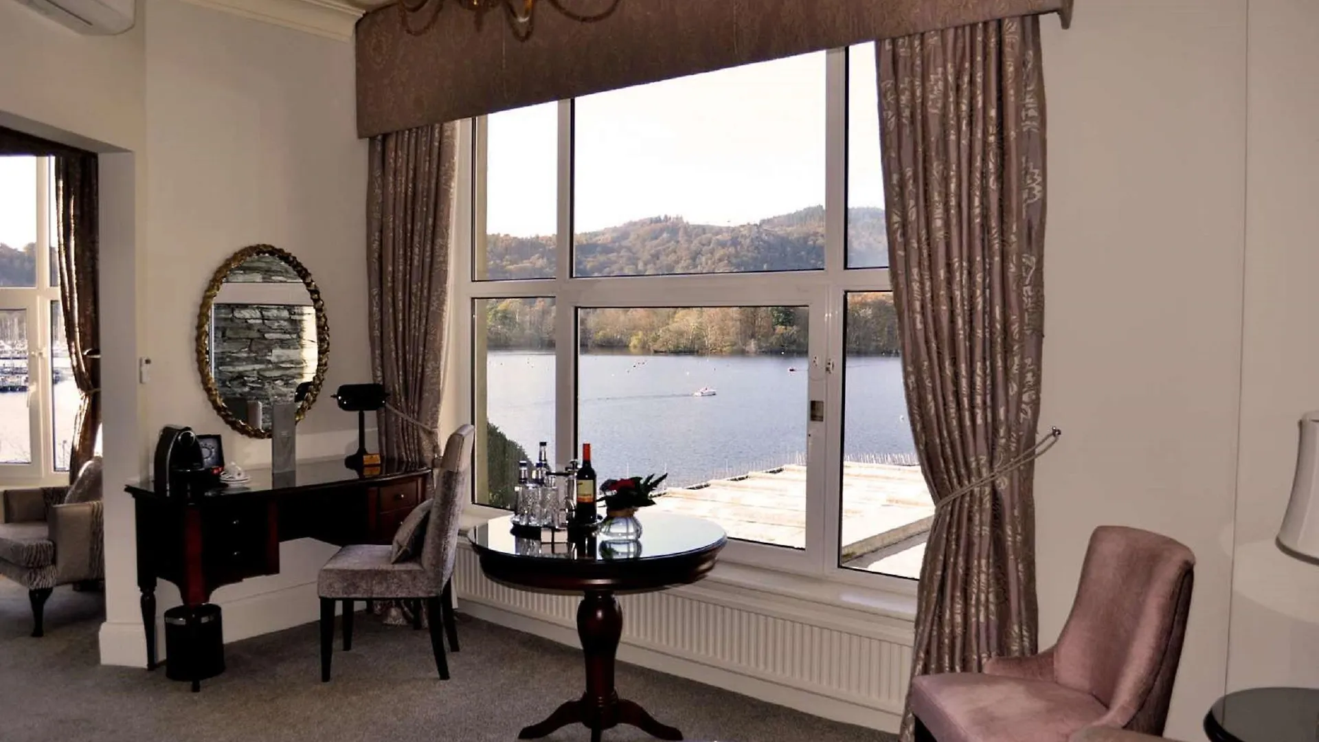 Hotel Macdonald Old England &