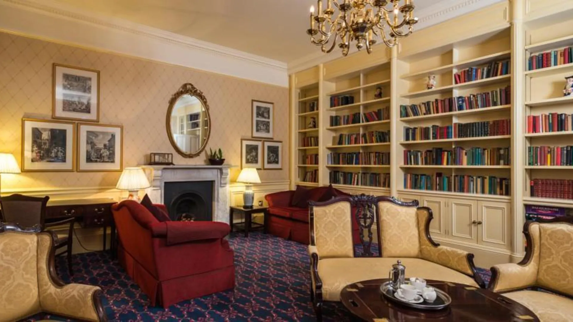 מלון Macdonald Leeming House 4*