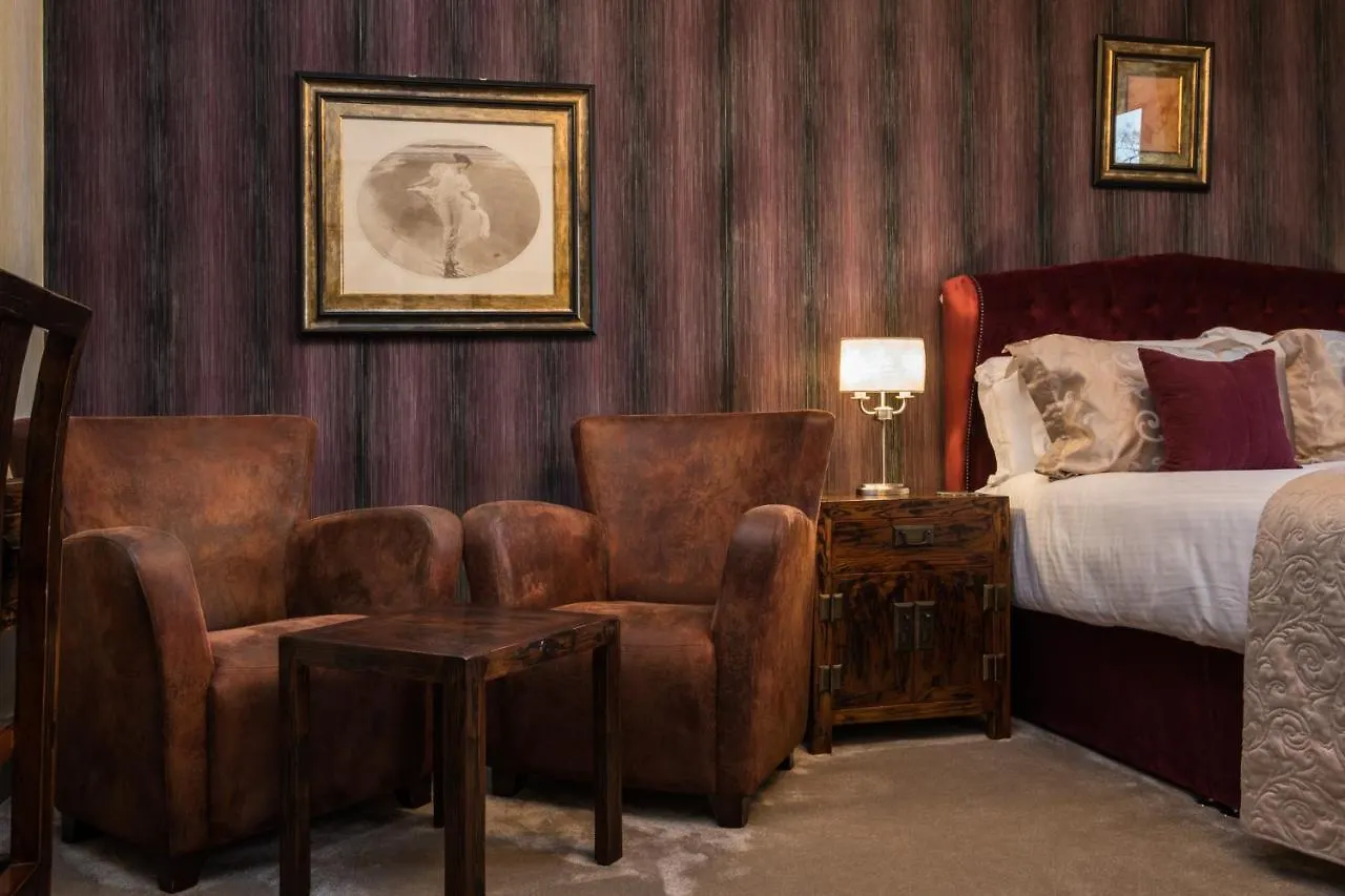 The Howbeck & The Retreat Incl Off-site Health Club And Parking Ev Point Available بيت ضيافة