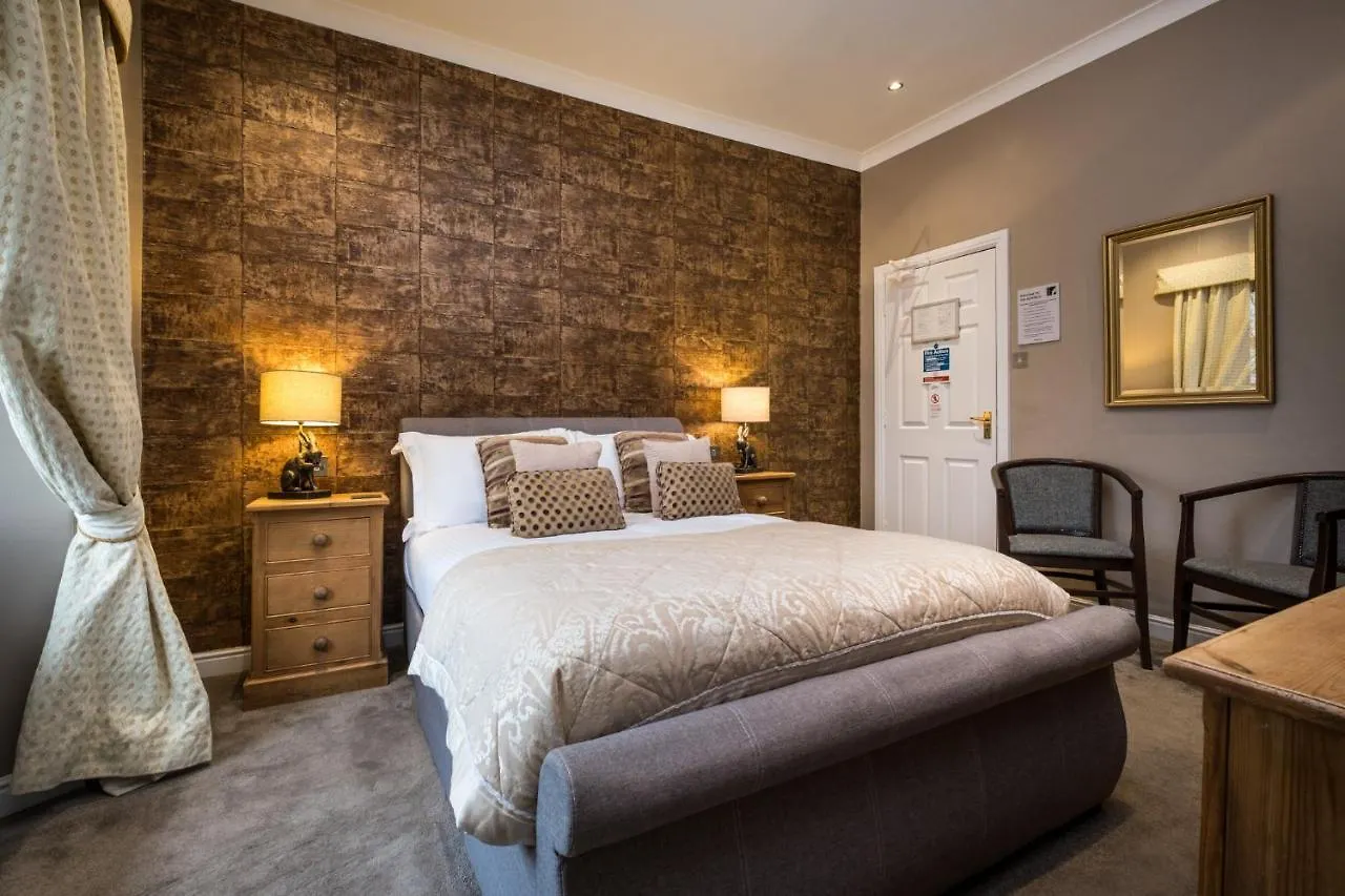 Casa de hóspedes The Howbeck & The Retreat Incl Off-site Health Club And Parking Ev Point Available 5*
