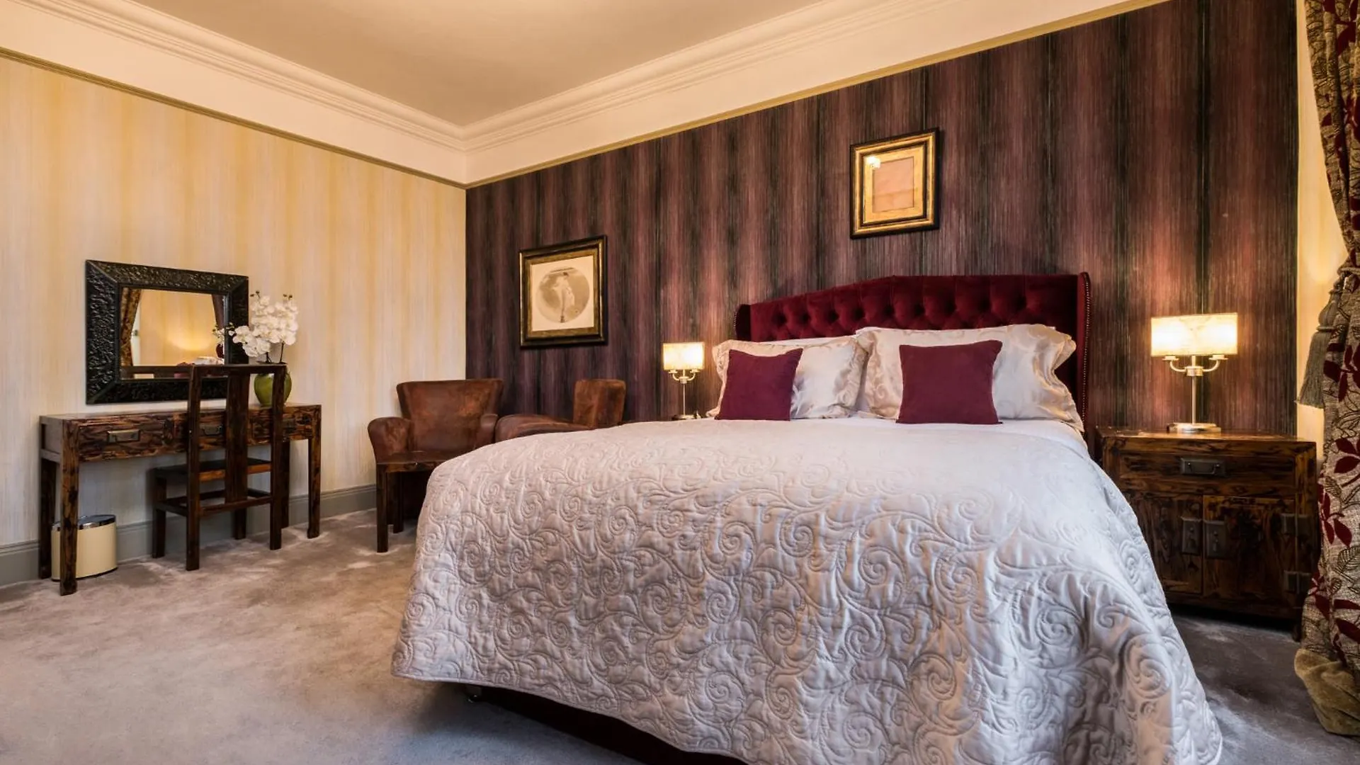 ゲストハウス The Howbeck & The Retreat Incl Off-site Health Club And Parking Ev Point Available 5*