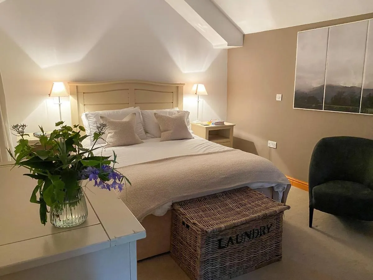 Holiday home Dove Holme