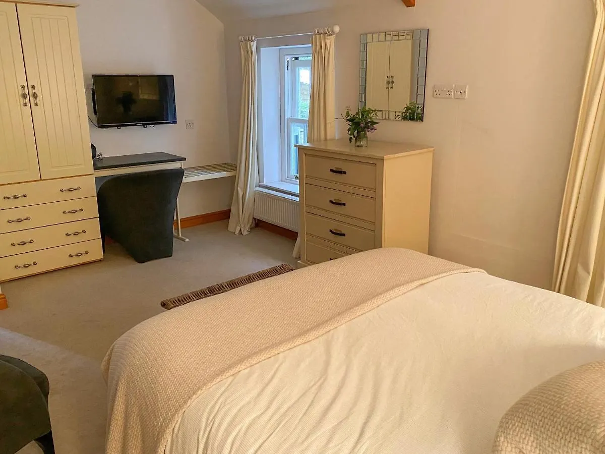 Holiday home Dove Holme