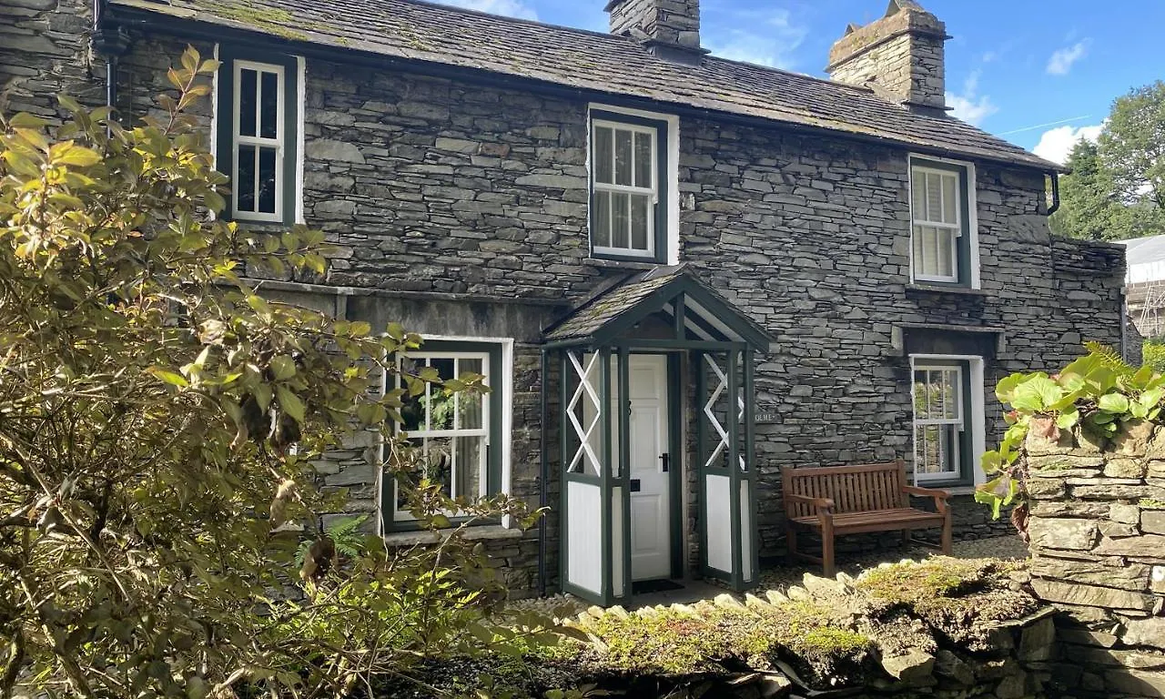 Holiday home Dove Holme *