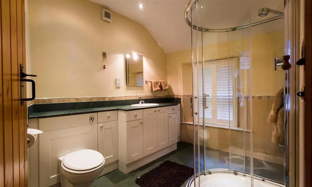 Holiday home Dove Holme