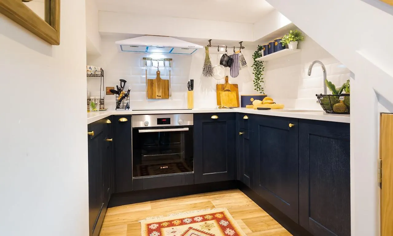 Craftsman Holiday home