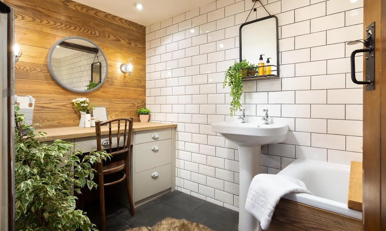 Craftsman Holiday home