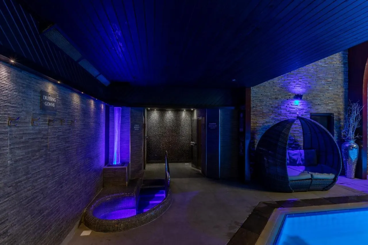Lakes & Hotel 5*