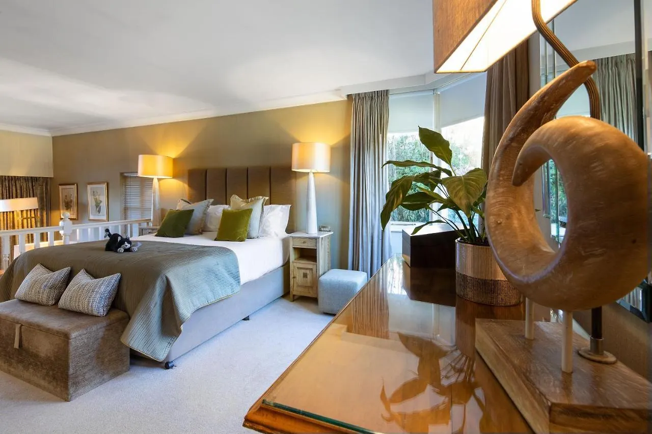 Hotel Gilpin & House