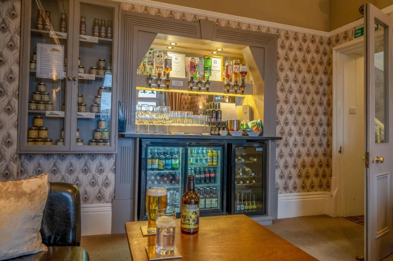Highfield & Restaurant Hotel 3*