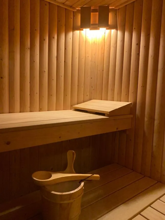 South Lakes Townhouse With Sauna