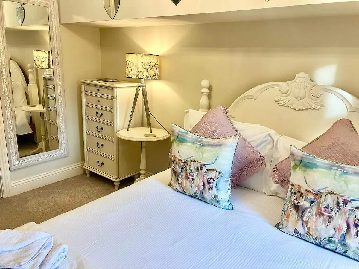 Storrs Gate House 5*