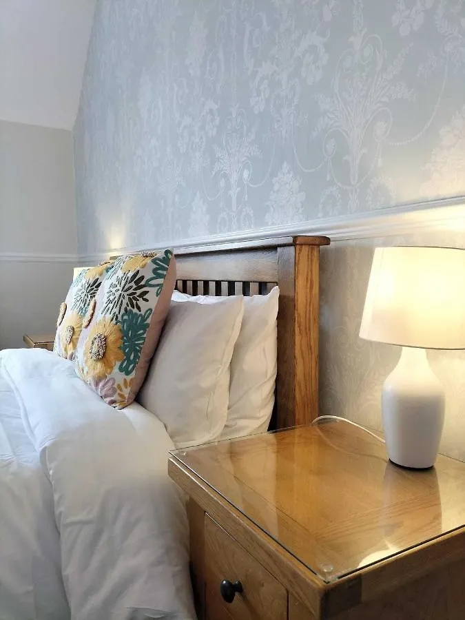 Bed and Breakfast Clarence House Κέσγουικ