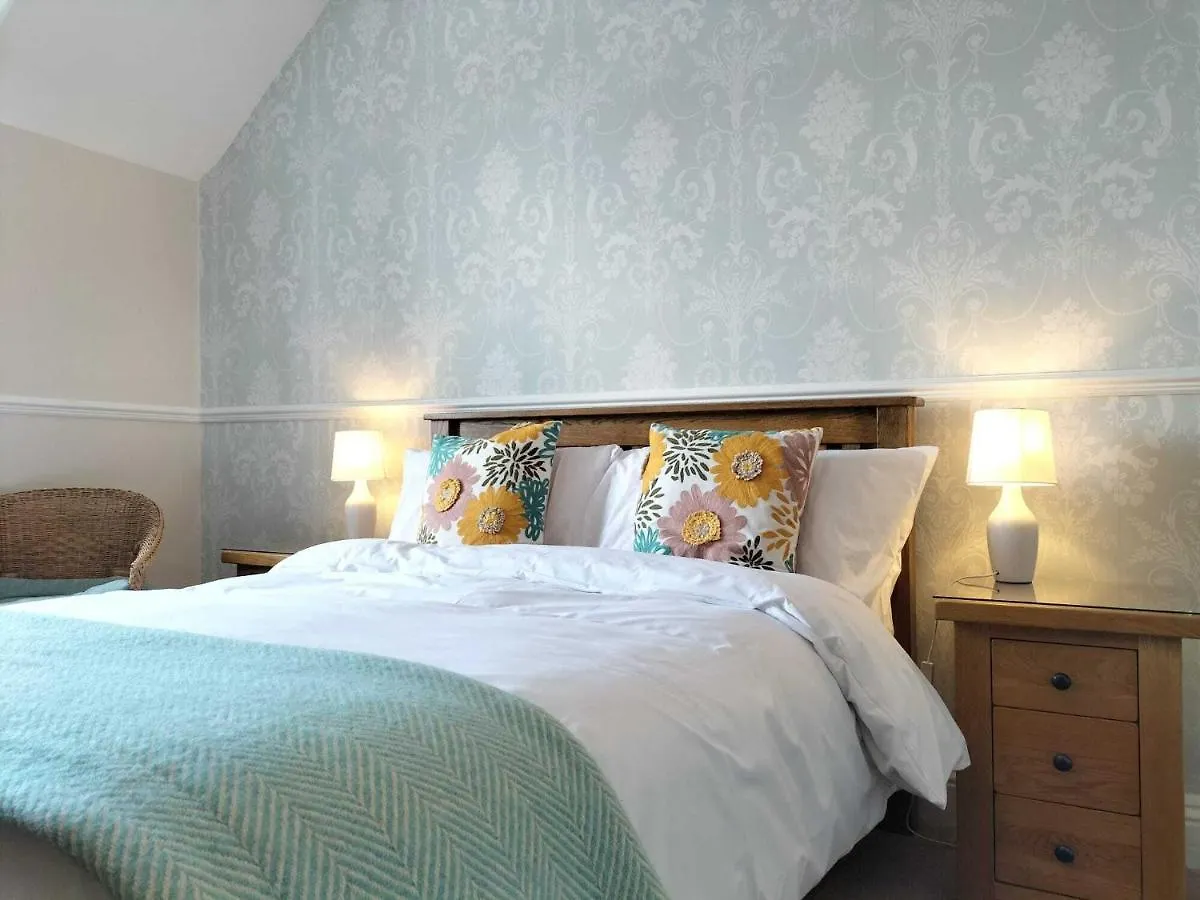 Clarence House Bed and Breakfast Κέσγουικ