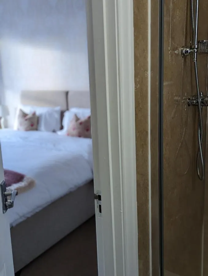 Bed and Breakfast Clarence House 4*