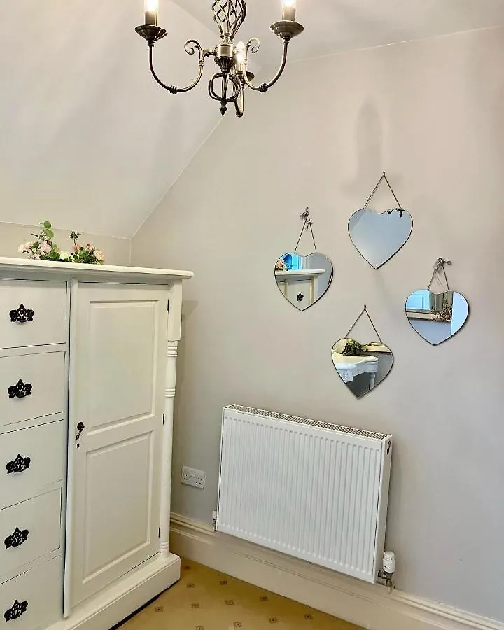 B&B Storrs Gate House 5*